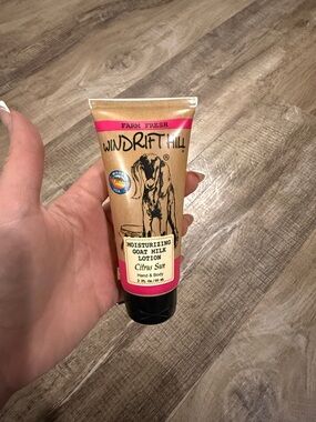 Citrus Sun Moisturizing Goat Milk Lotion - Pink/Beige